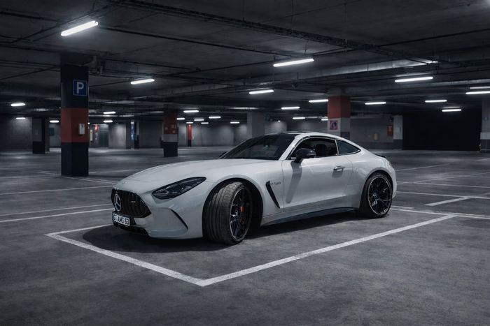 Mercedes GT AMG 63 — zdjęcie 1
